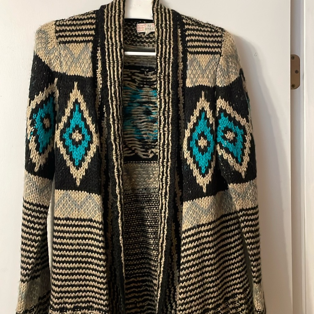 Like new sweater. Juniors size XL